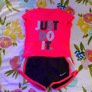 Nike Shirt + Shorts Set